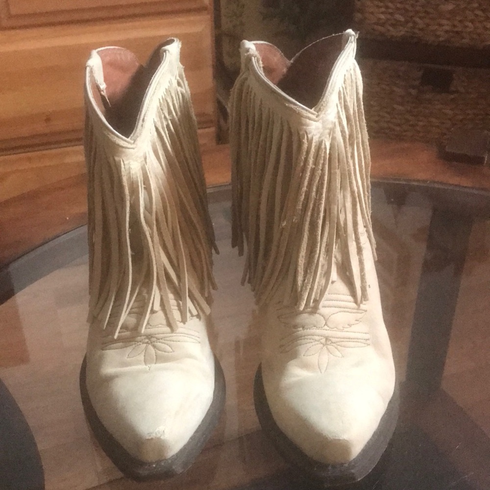 COPY - Cream colored short cowgirl boots